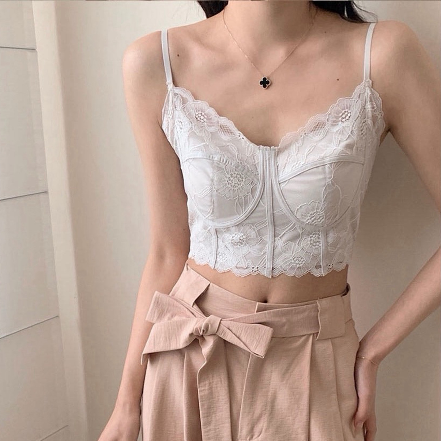 法式浪漫蕾丝固定杯美背聚拢抹胸