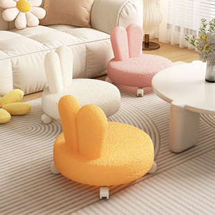 万向轮小凳子儿童椅子家用拆快递小凳子带滑轮茶几小凳子带娃神器