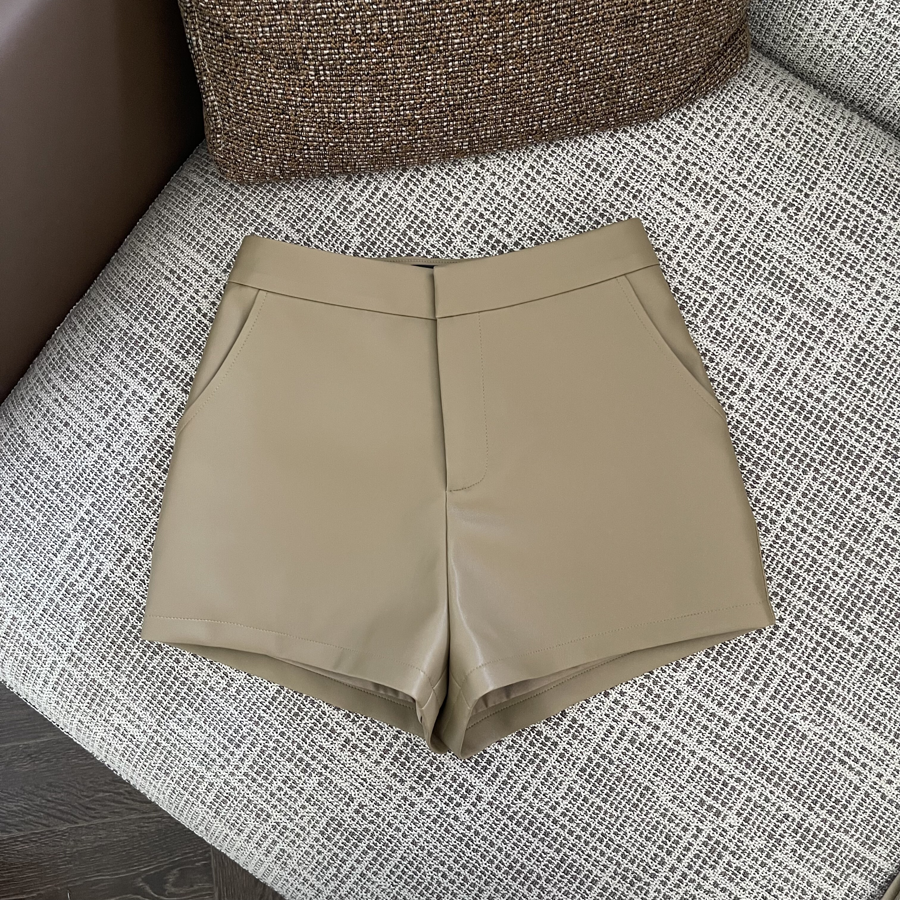 FASC自制老钱风卡其色皮短裤女休闲阔腿裤秋冬高腰显瘦外穿靴裤子