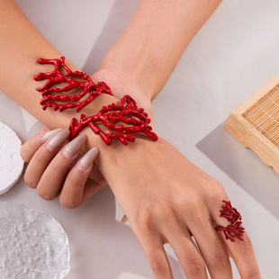 时尚不规则红色珊瑚戒指手镯欧美夸张嘻哈手饰组合套装女小礼物品