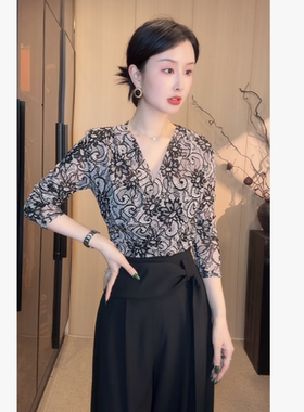 刘欣服饰 新款减龄显瘦上衣洋气百搭气质时尚韩版上衣58746