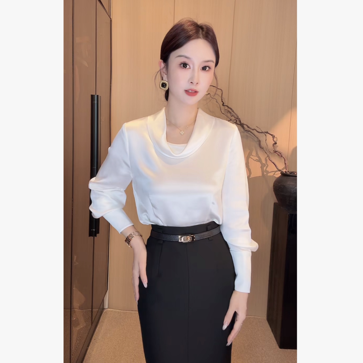 刘欣G店 白色半高领缎面长袖衬衫S367