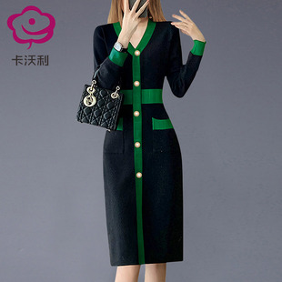 2026秋季新款法式复古黑绿拼色裙子气质漂亮收腰显瘦中长款连衣裙