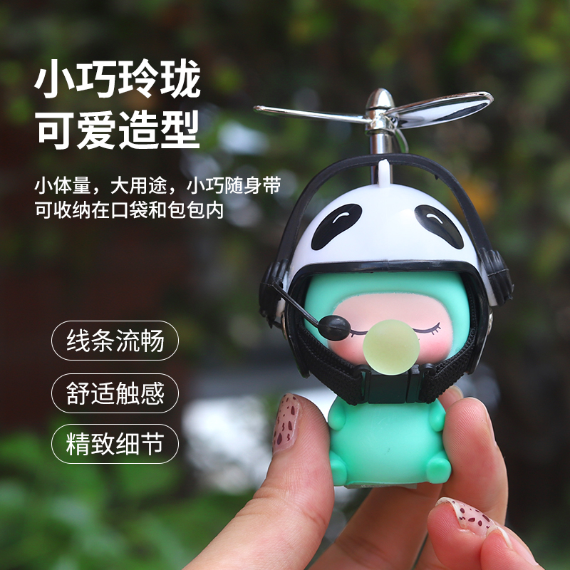 小黄鸭车载摆件头盔电动