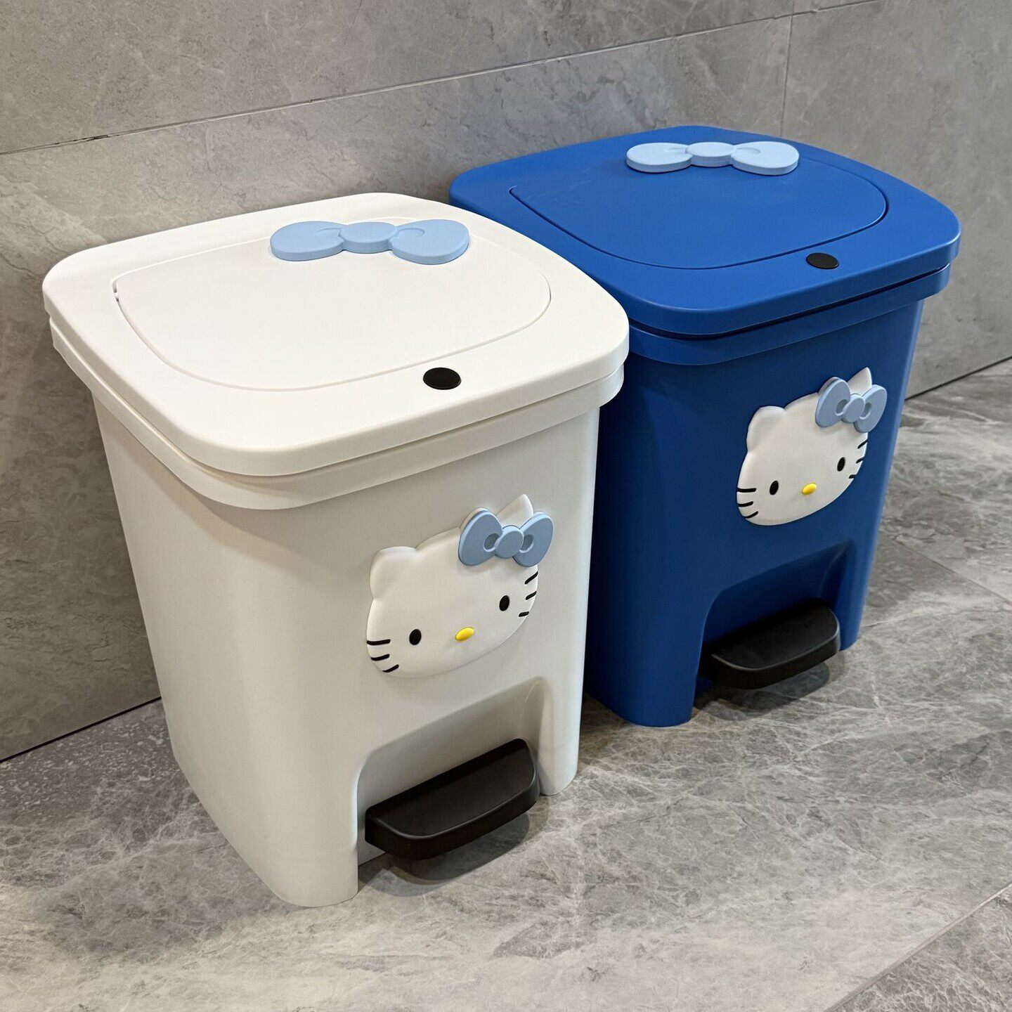 凯蒂猫垃圾桶卡通可爱家用高颜值客厅卧室卫生间脚踏按压双开带盖