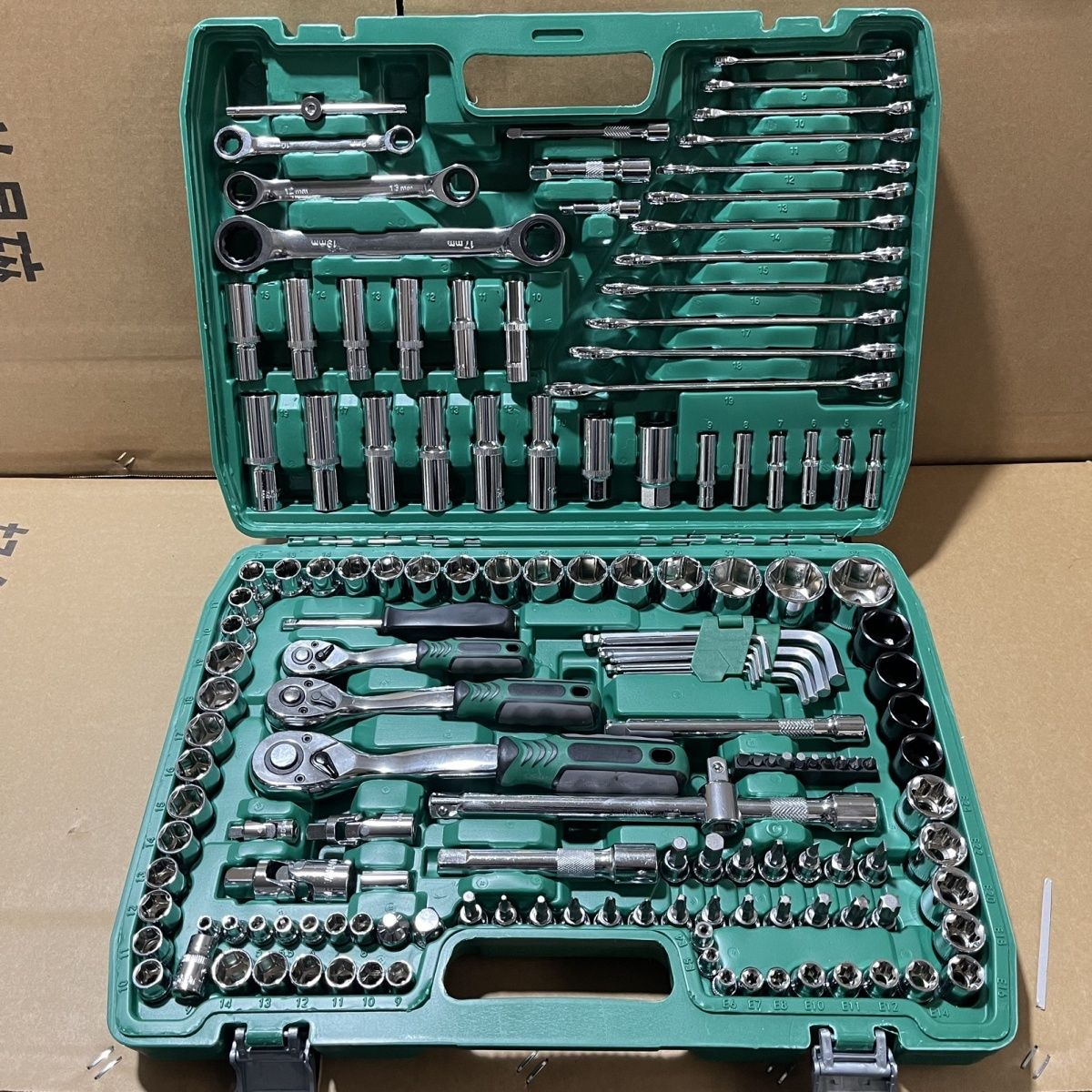 121件套汽修工具套装汽车维修组套筒扳手组合修车棘轮扳手套装