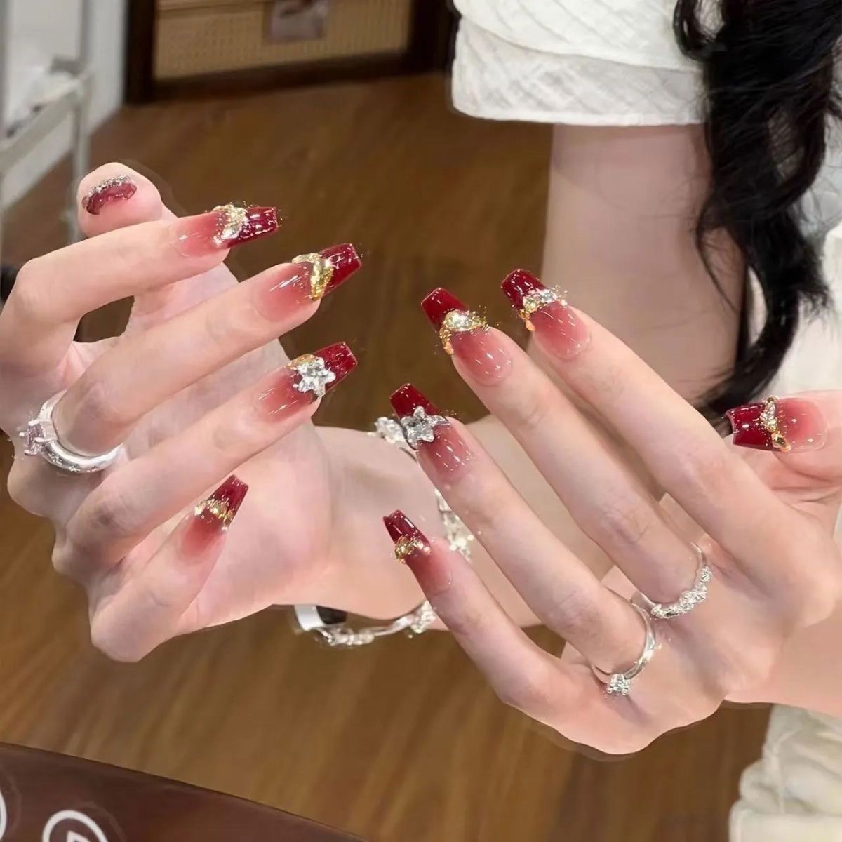 手工穿戴甲乌梅子腮红纯欲美甲可拆卸新年专色美甲新年战甲