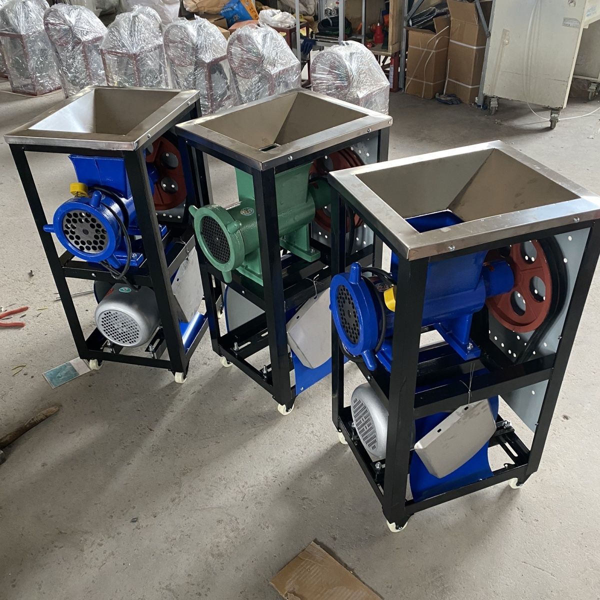 养殖场商用大型绞肉机喂狗绞整鸡鸭鱼骨架碎骨机绞鱼机绞猪肺颗粒