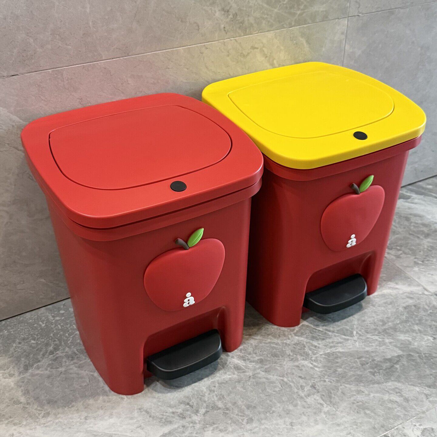 红苹果垃圾桶带盖高颜值静音家用客厅卧室卫生间脚踏按压双开纸篓