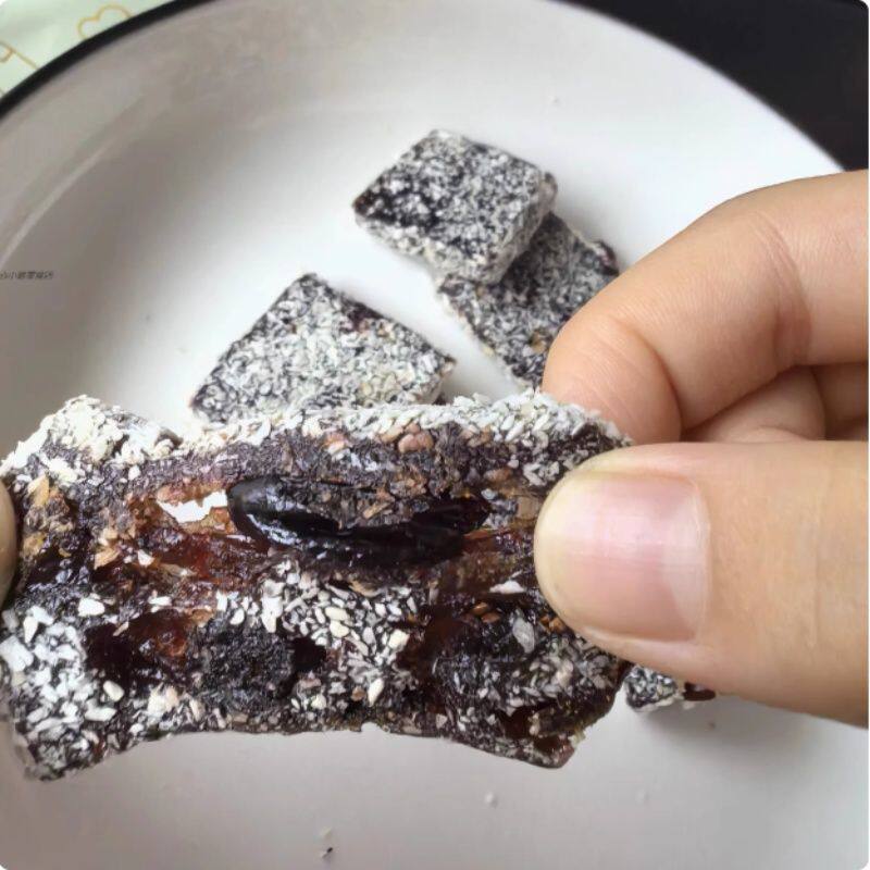 五黑桑葚糕熬夜防衰黑发滋补广东茶歇点心零食软糖糖果手工罐装