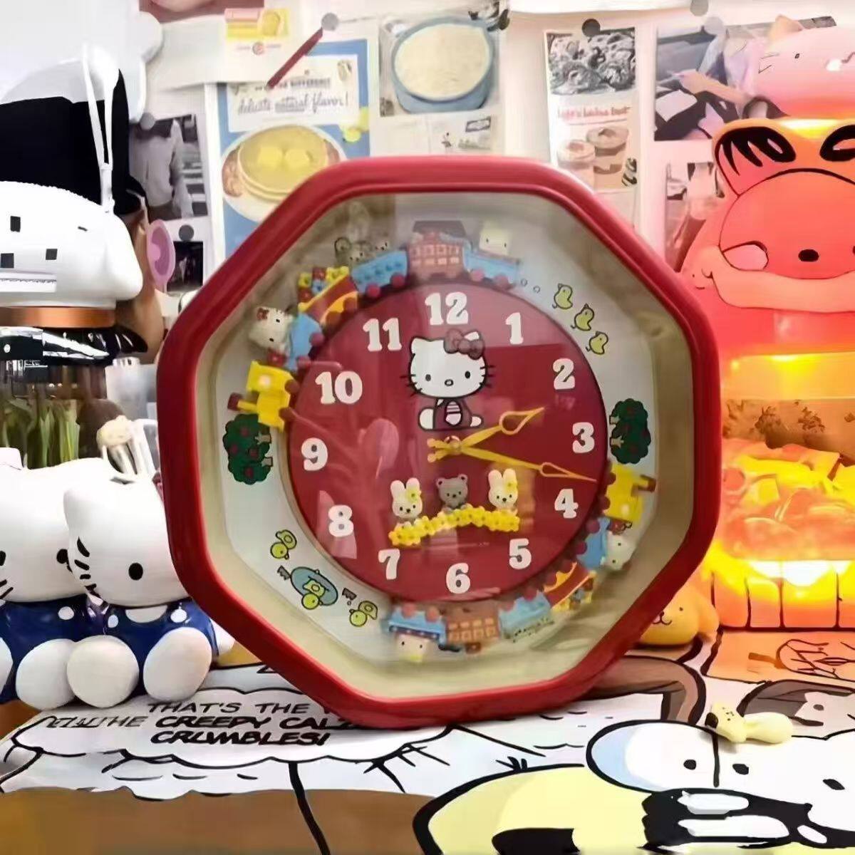 HelloKitty可爱八边挂钟火车旋转玩具时钟旋转会跑的kt小火车时钟