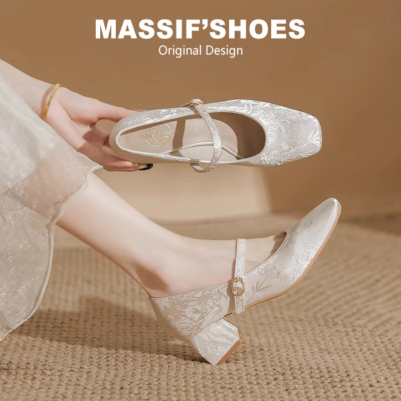 新中式白色粗跟旗袍鞋女2026春新款秀禾婚纱伴娘鞋新娘鞋高跟单鞋