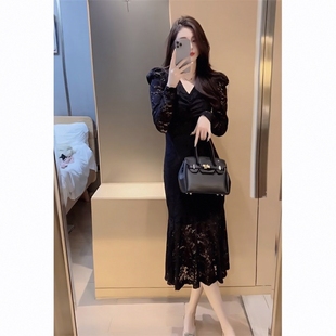 高端蕾丝女人味连衣裙女2025春秋新款 设计感蕾丝V领黑色显瘦裙子