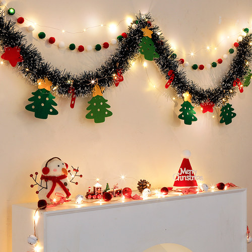 圣诞装饰毛条场景布置