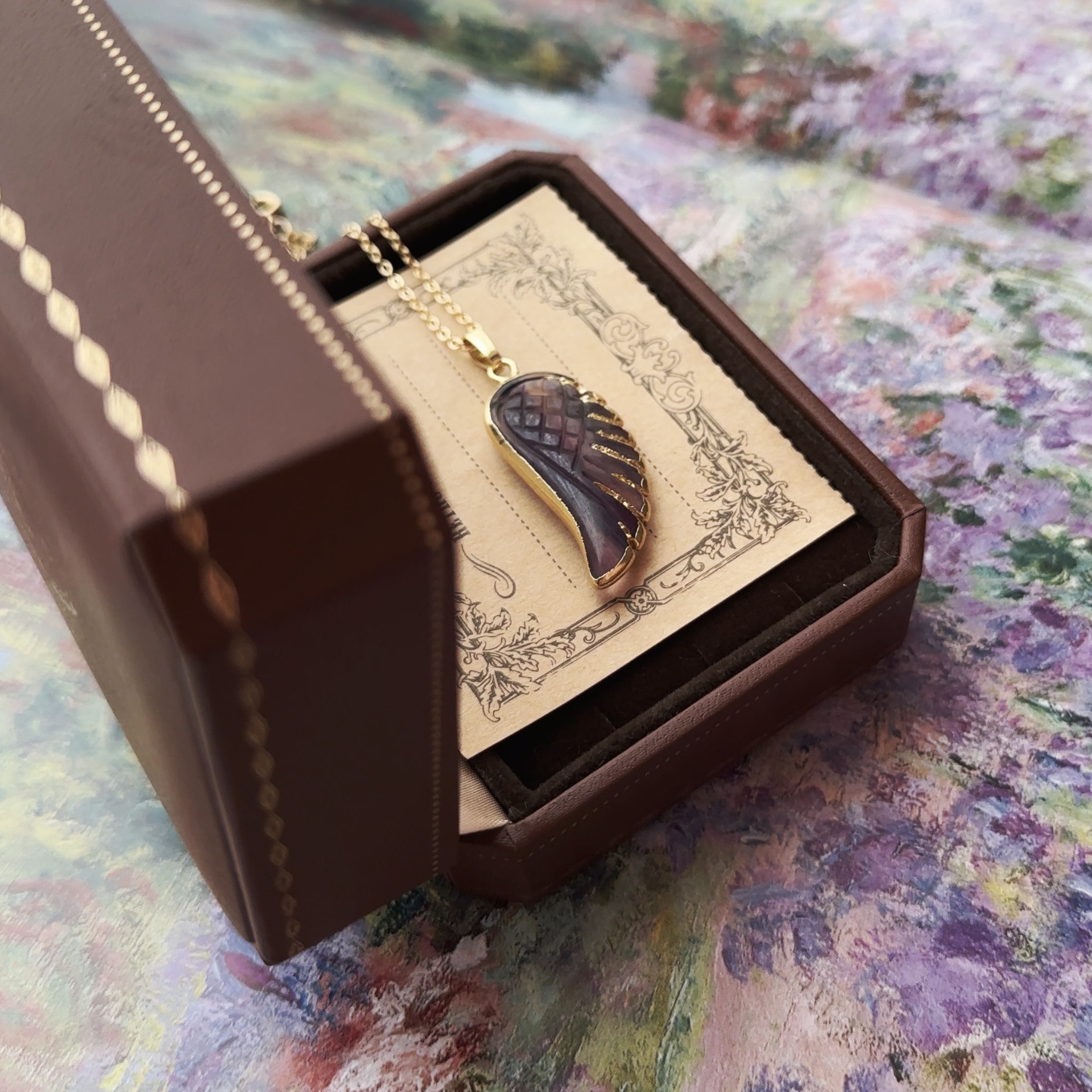 复古萤石手工雕刻镀金翅膀项链