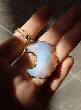 长款毛衣链女月亮吊坠鎏金高级感