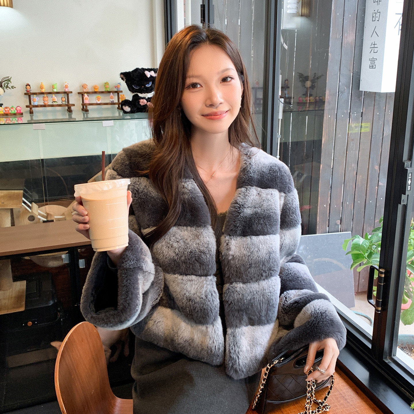 霜染整皮獭兔横排夹革皮草外套女