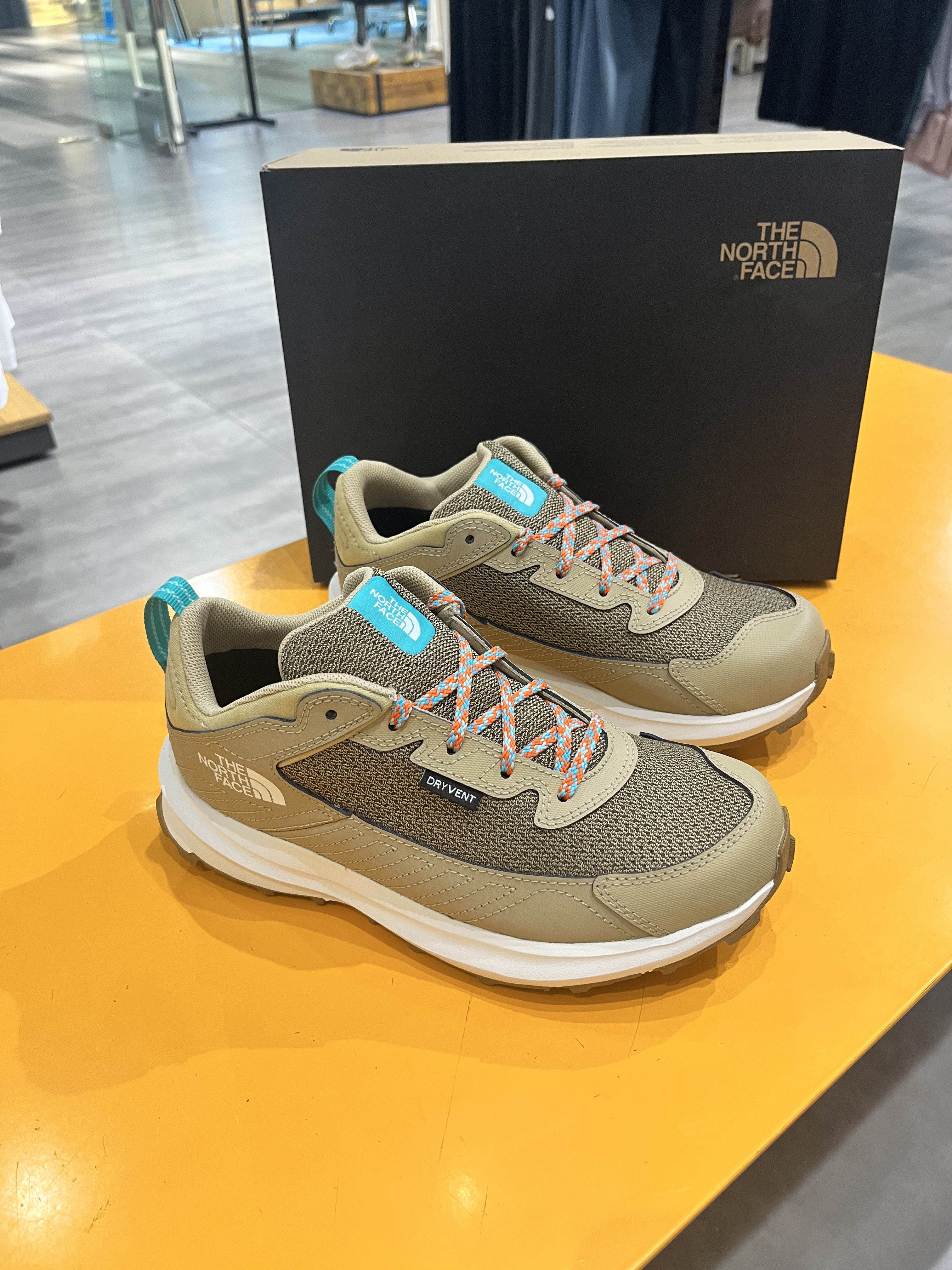 TheNorthFace/北面儿童户外防水Fastpack徒步鞋 运动鞋 5LXG - 实物图
