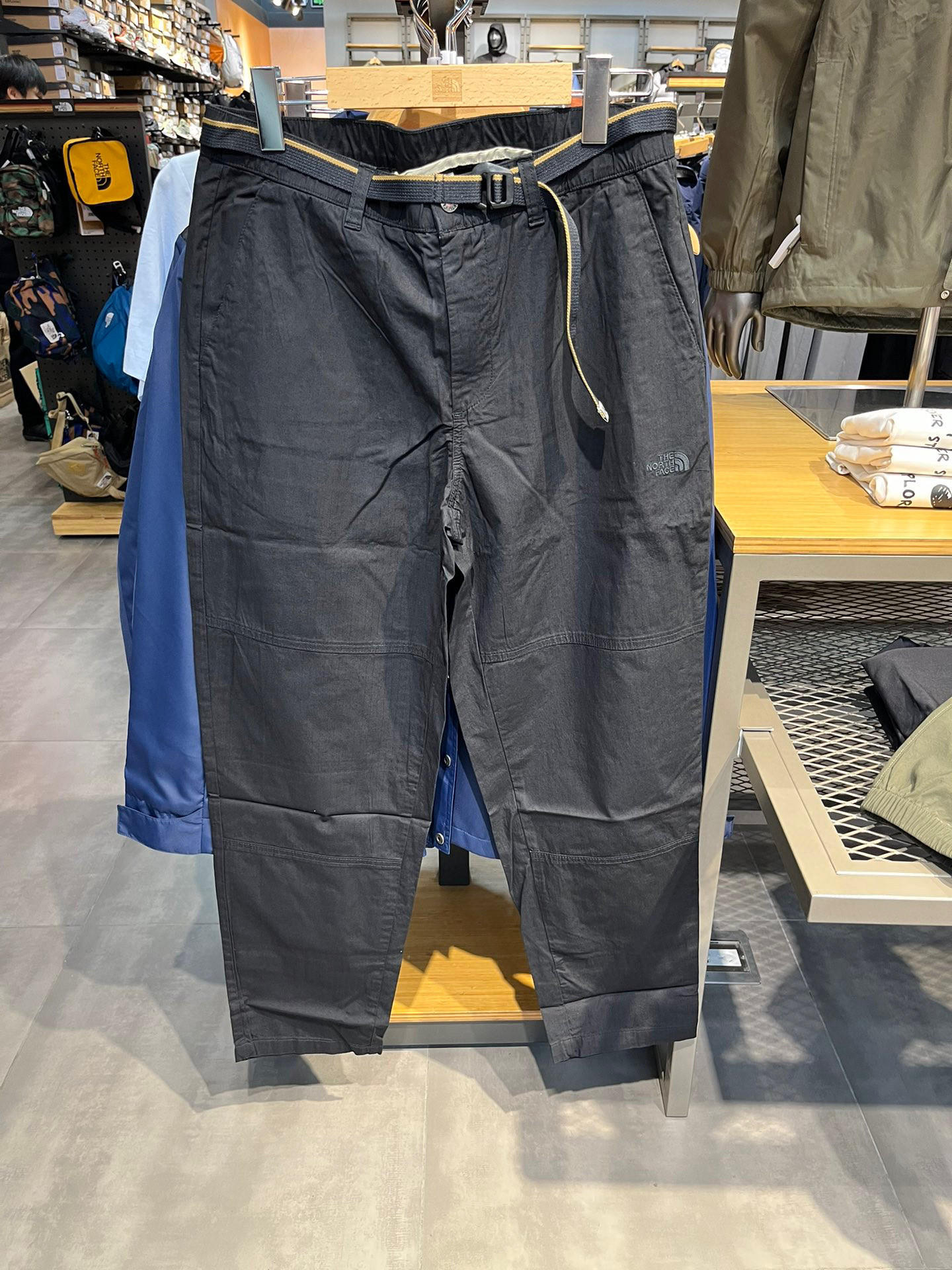 TheNorthFace/北面男子户外休闲轻薄透气防风长裤81Q6