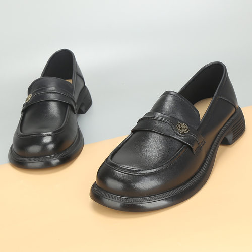 宽胖脚大码女鞋41到43秋季新款真皮软底软面妈妈鞋单鞋时尚宽头42