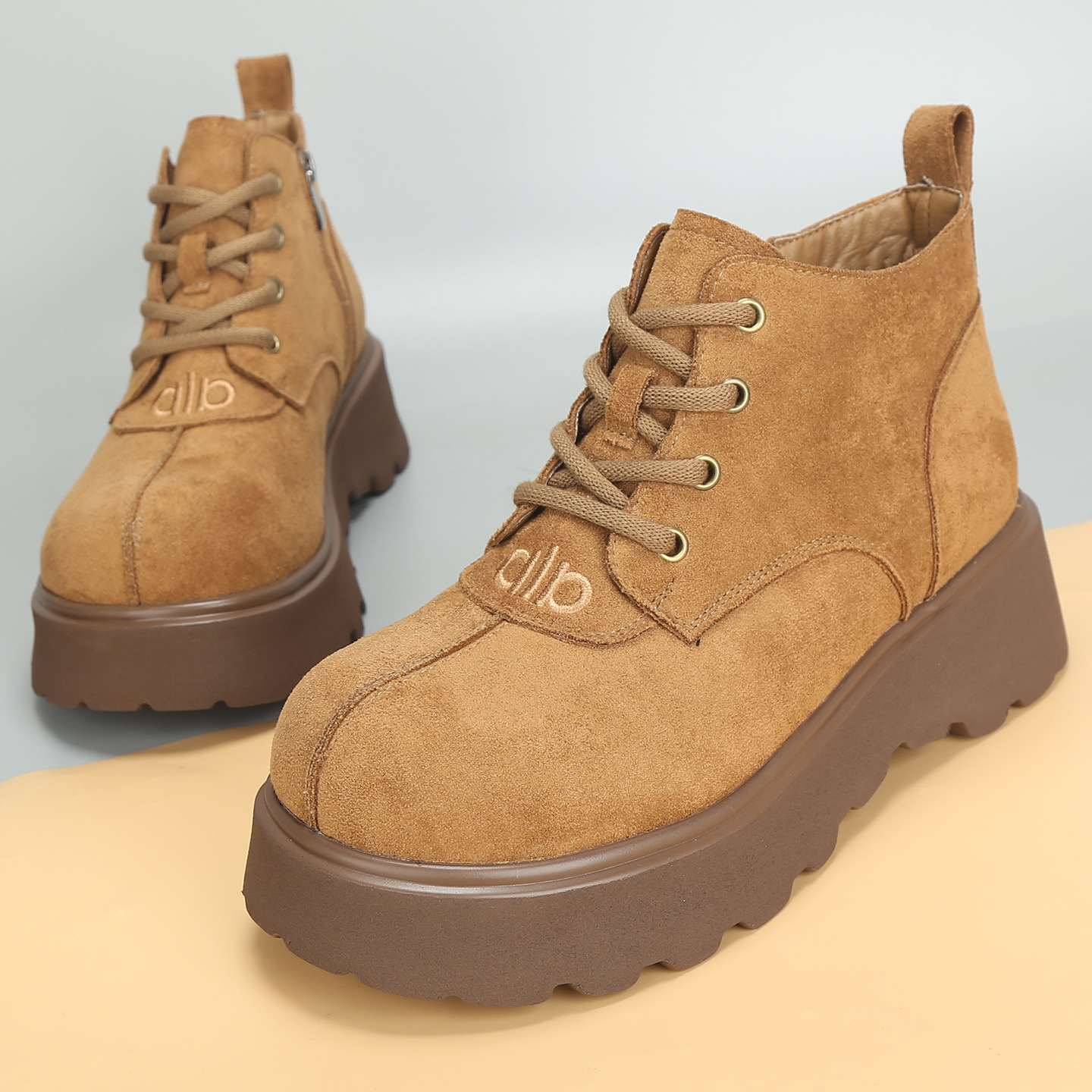 前掌加宽大码女鞋41到43秋冬新款马丁靴厚底短靴女靴加绒棉鞋丫丫