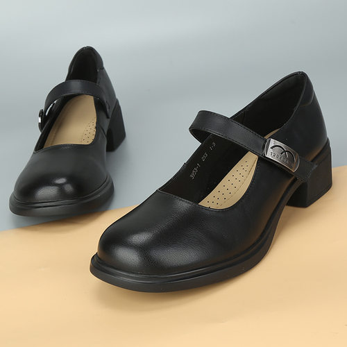 2025春季新款真皮大码女鞋41到43显脚小浅口单鞋中跟粗跟小皮鞋42