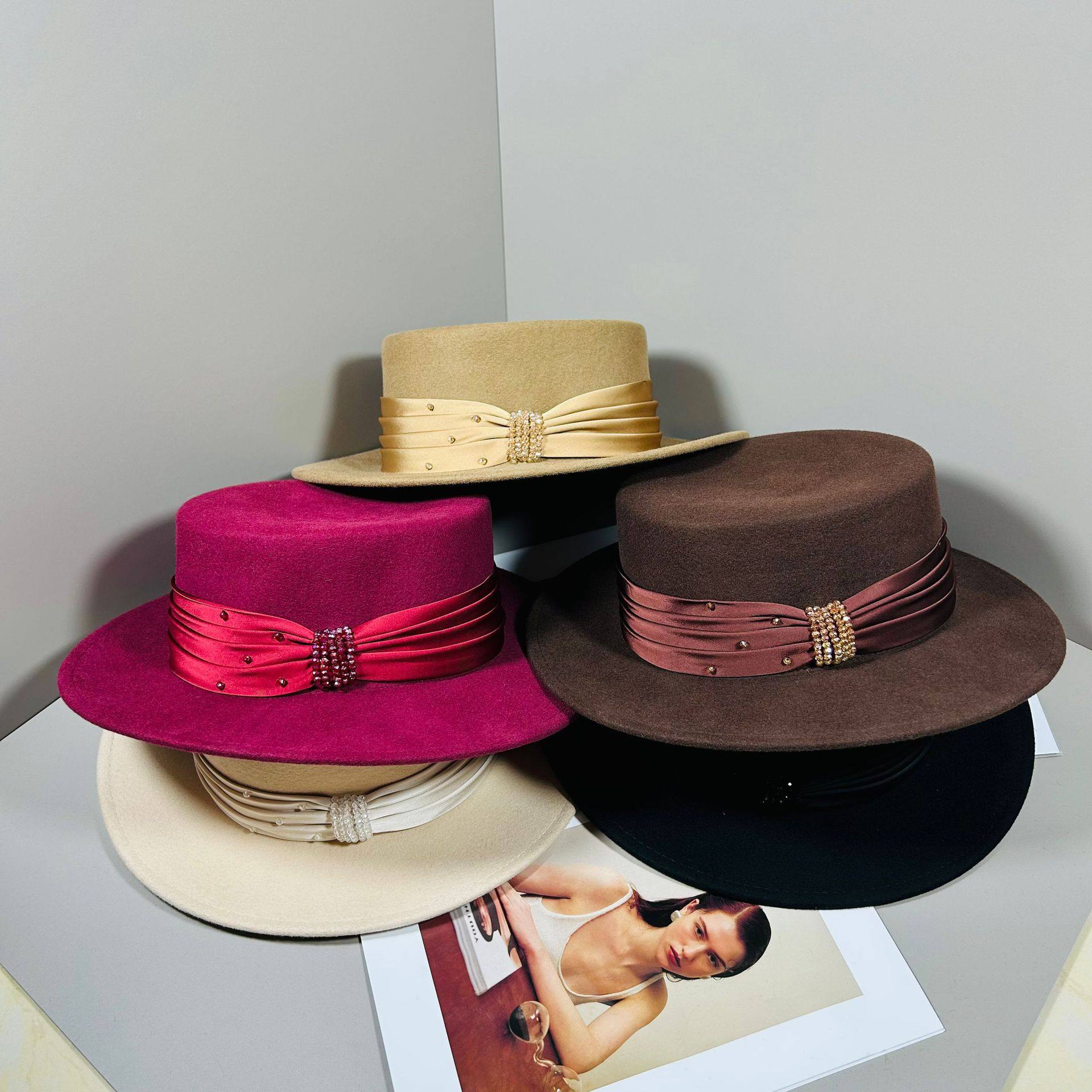 法式羊毛呢盆帽女秋冬白色钻带典雅气质百搭逛街大檐圆顶渔夫帽子,服饰配件/皮带/帽子/围巾,防晒帽,淘宝优惠券,粉丝福利购,淘宝优惠卷