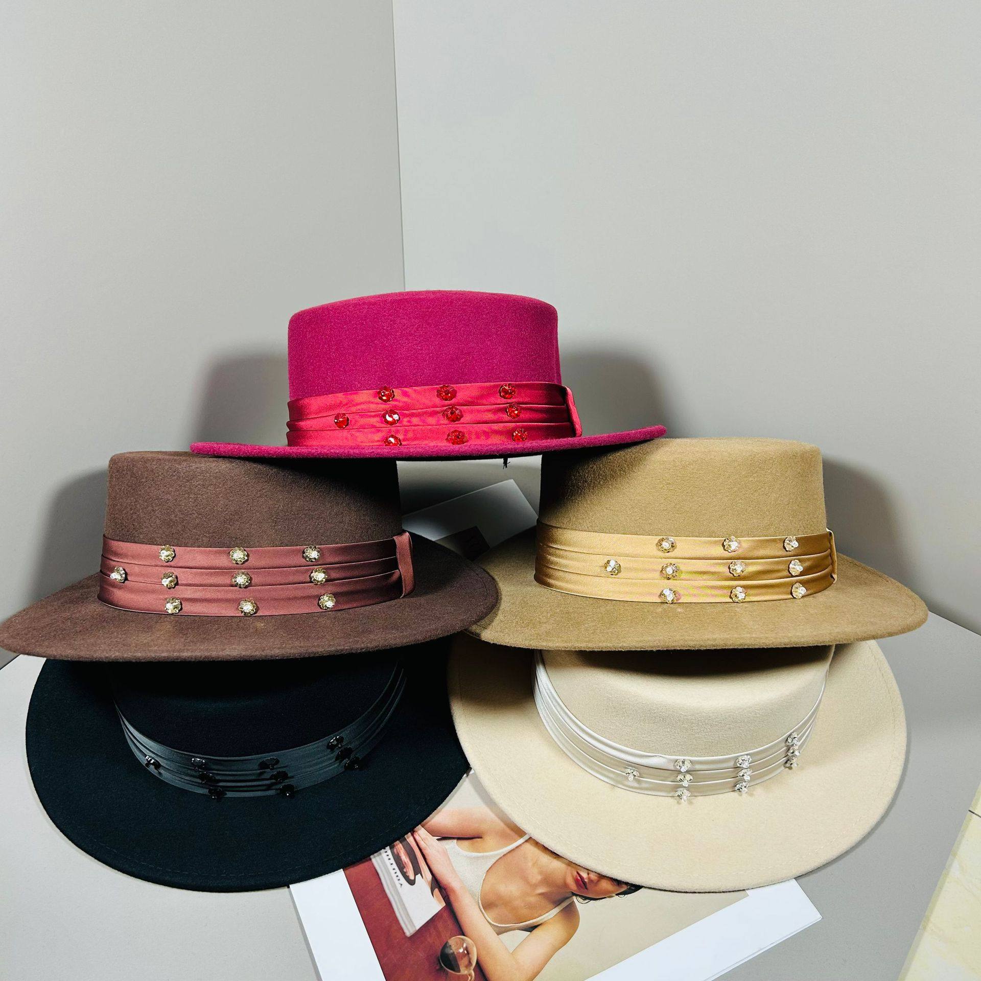 2025新款冬季纯羊毛水钻丝带装饰平顶帽礼帽女优雅保暖显脸小时尚,服饰配件/皮带/帽子/围巾,帽子,淘宝优惠券,粉丝福利购,淘宝优惠卷