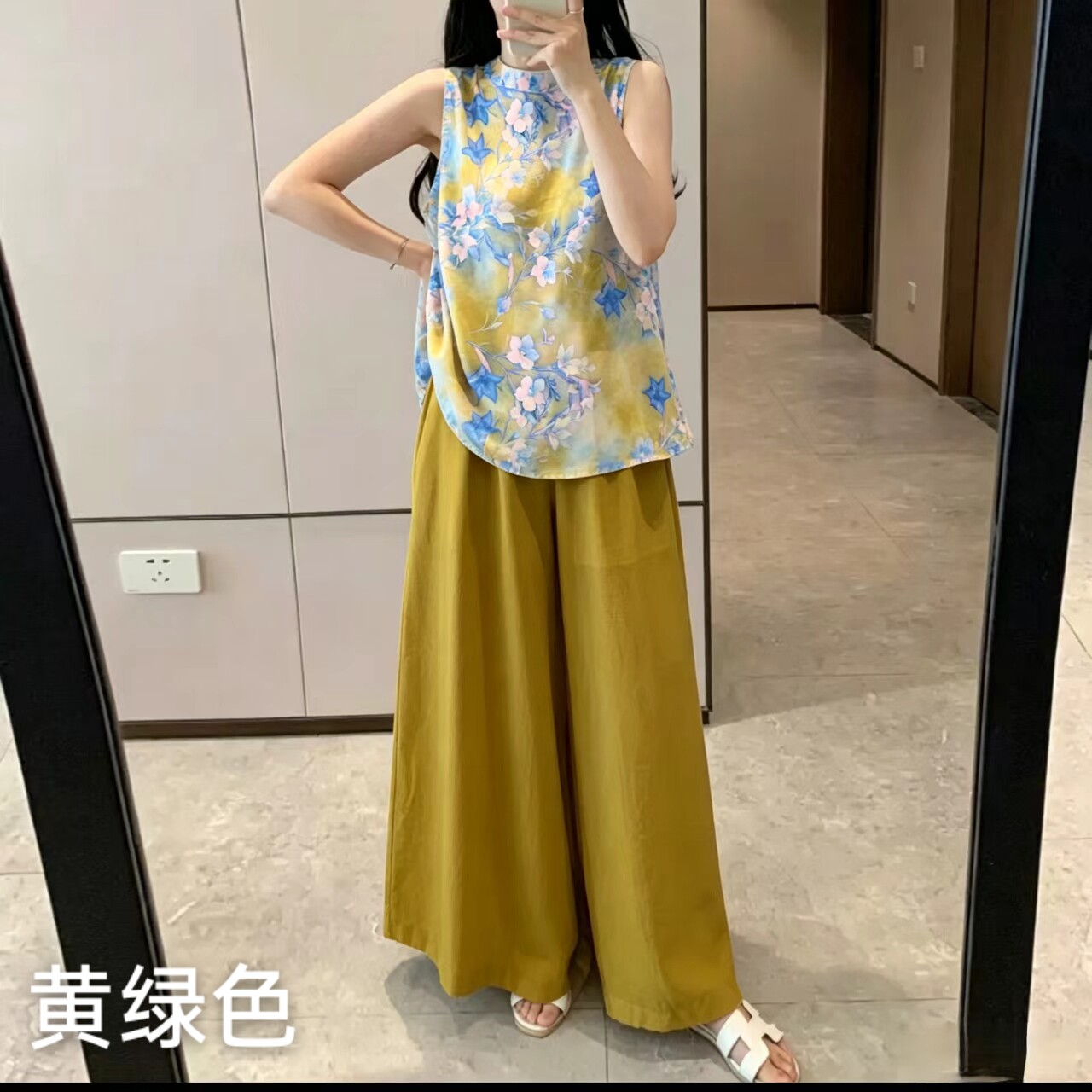2026年夏季网红新款时尚老钱风气质套服两件套无袖上衣纯色裙裤套