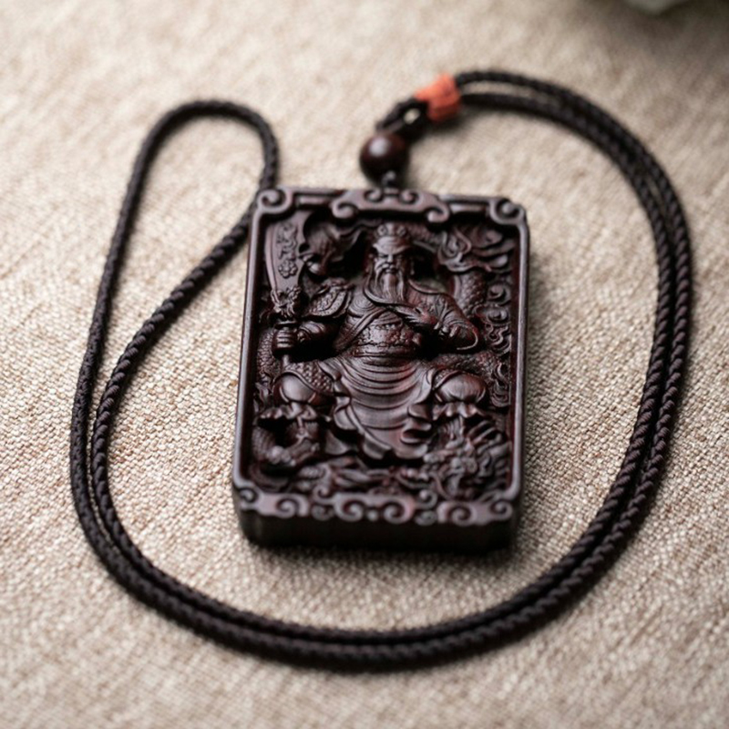 紫檀木雕刻御龍關(guān)公毛衣鏈鏤空端坐關(guān)爺木牌隨身項(xiàng)鏈吊墜掛件飾品