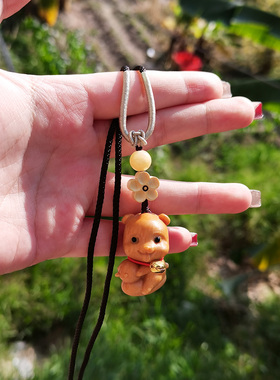 调皮熊檀香木雕可爱动物吊坠