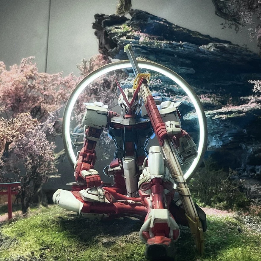 镜花水月高达万代mg红异端高达旧化战损场景鱼缸pg自由天使飞翼mb