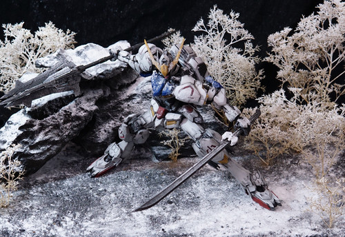 高达万代巴巴托斯自由鱼缸高达