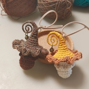 手工编织森系毒蘑菇挂脖毛线钩织菌子小蘑菇项链秋冬衣服包包配饰