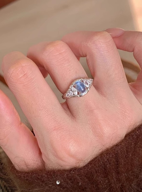 甄媛银饰布鲁斯之眼蓝宝马眼戒指