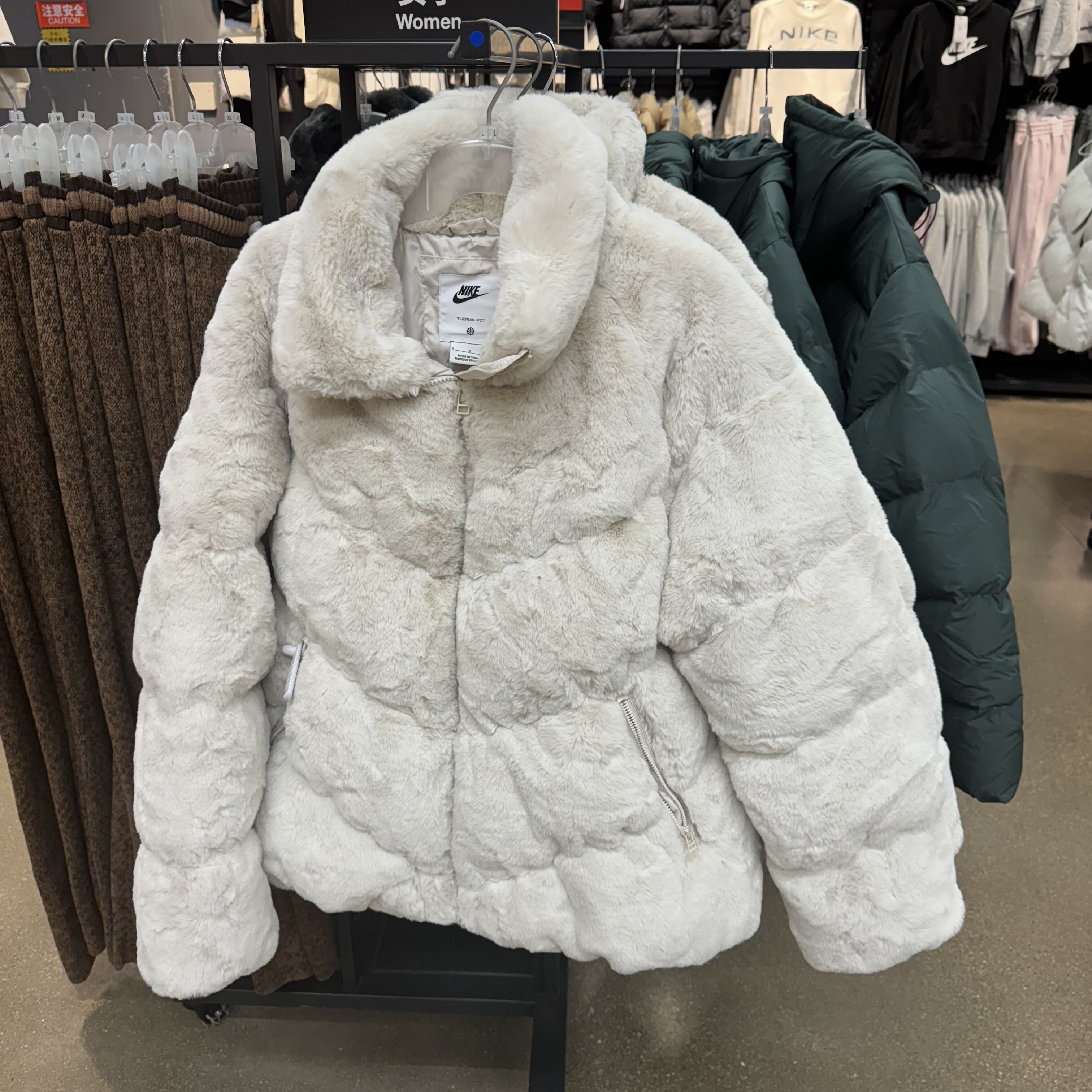 犇犇运动Nike/女子棉服外套人造皮草毛绒绒上衣 FV8006-320-104