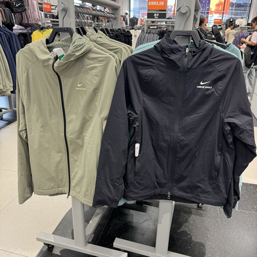 犇犇运动Nike/男子训练户外防风连帽保暖夹克外套HV3798-010 320