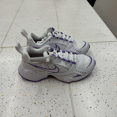 休闲Nike舒适女子透气缓震跑步鞋