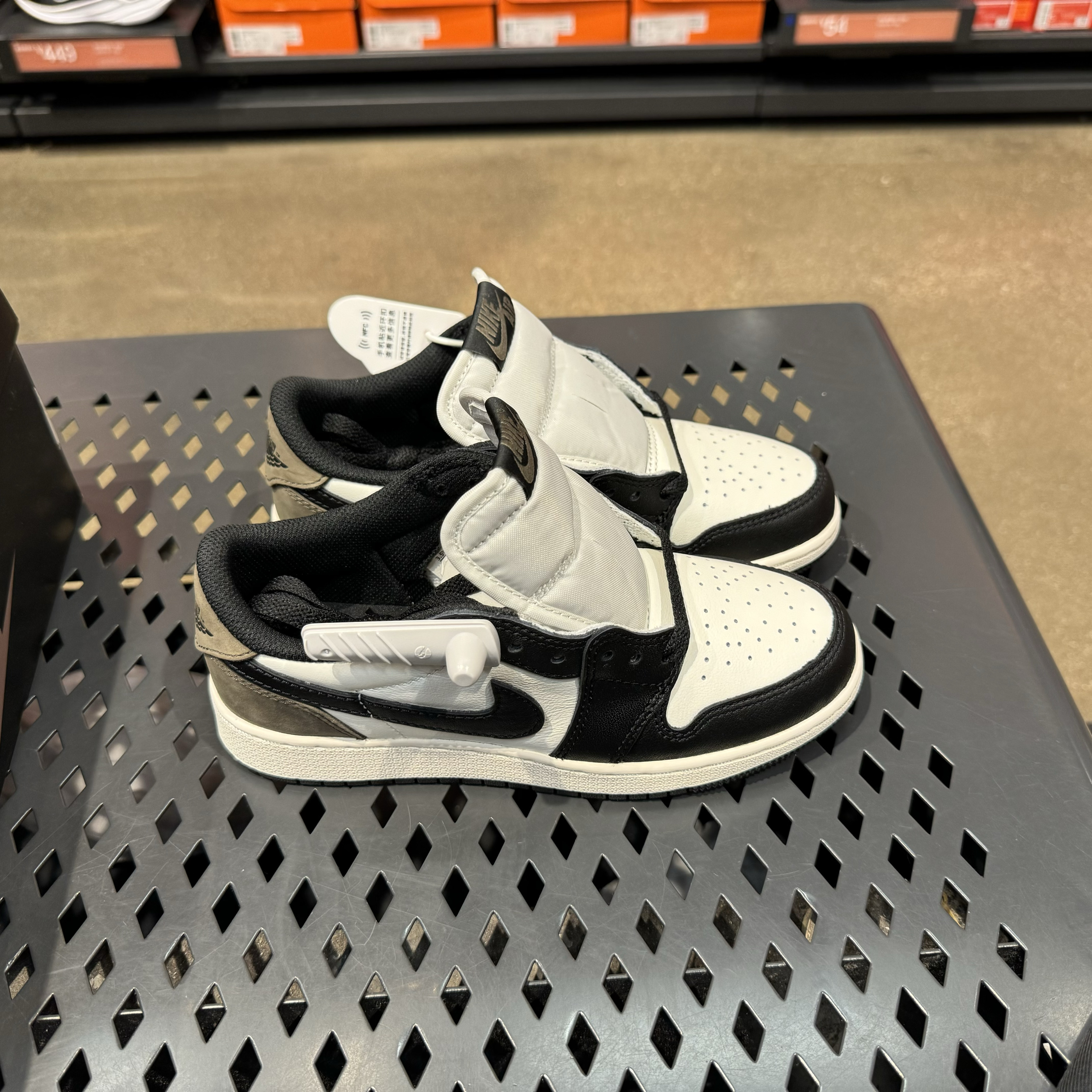 犇犇运动Nike/ Air Jordan 1  GS女子舒适低帮篮球鞋CZ0858-140