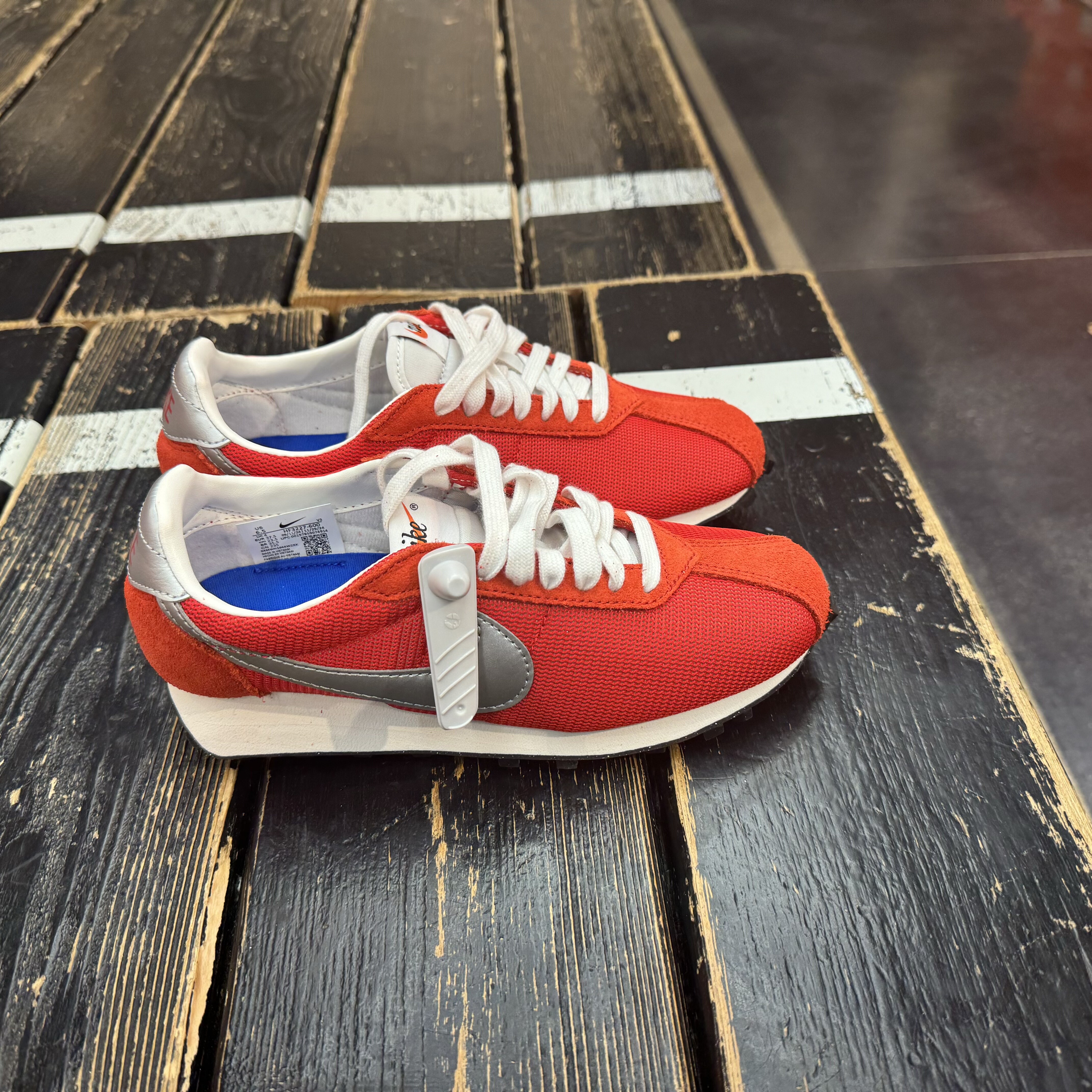 犇犇运动Nike/女子舒适低帮户外轻盈透气休闲鞋跑步鞋HF3227-600