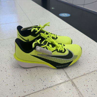 犇犇运动Nike/ AIR ZOOM RIVAL FLY 4 男子跑步鞋 IM8071-999