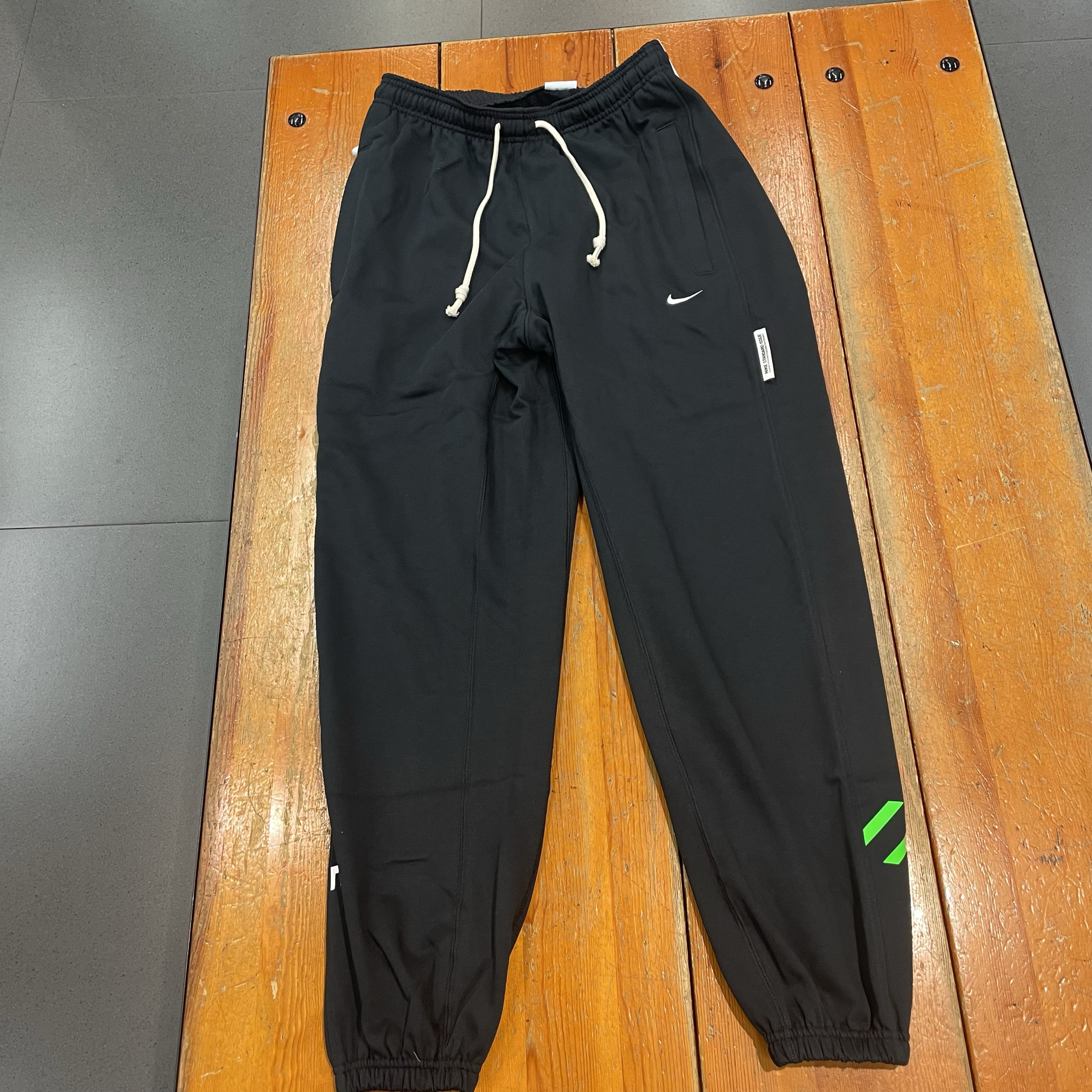 犇犇运动Nike/耐克 男子针织加绒收脚篮球长裤 FV4028-010 FV4027