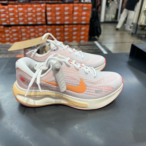 犇犇运动Nike/ JOURNEY RUN 女子训练休闲舒适跑步鞋 FJ7765-118
