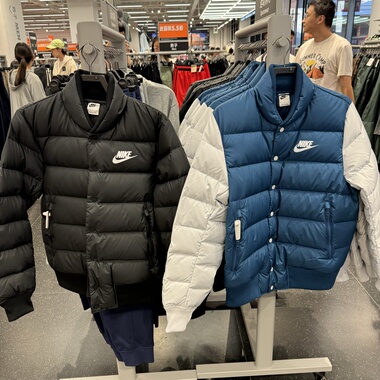 犇犇运动Nike/ 男子夹克羽绒服时尚保暖舒适2025冬季IB4499-010