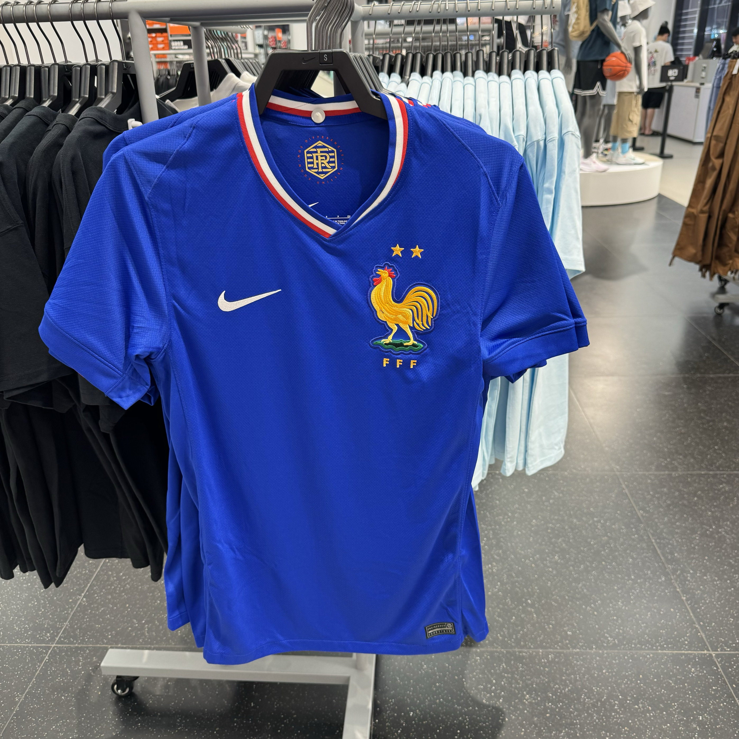 犇犇运动Nike/ 男子欧洲杯法国队主场球迷版短袖球衣FJ1259-452