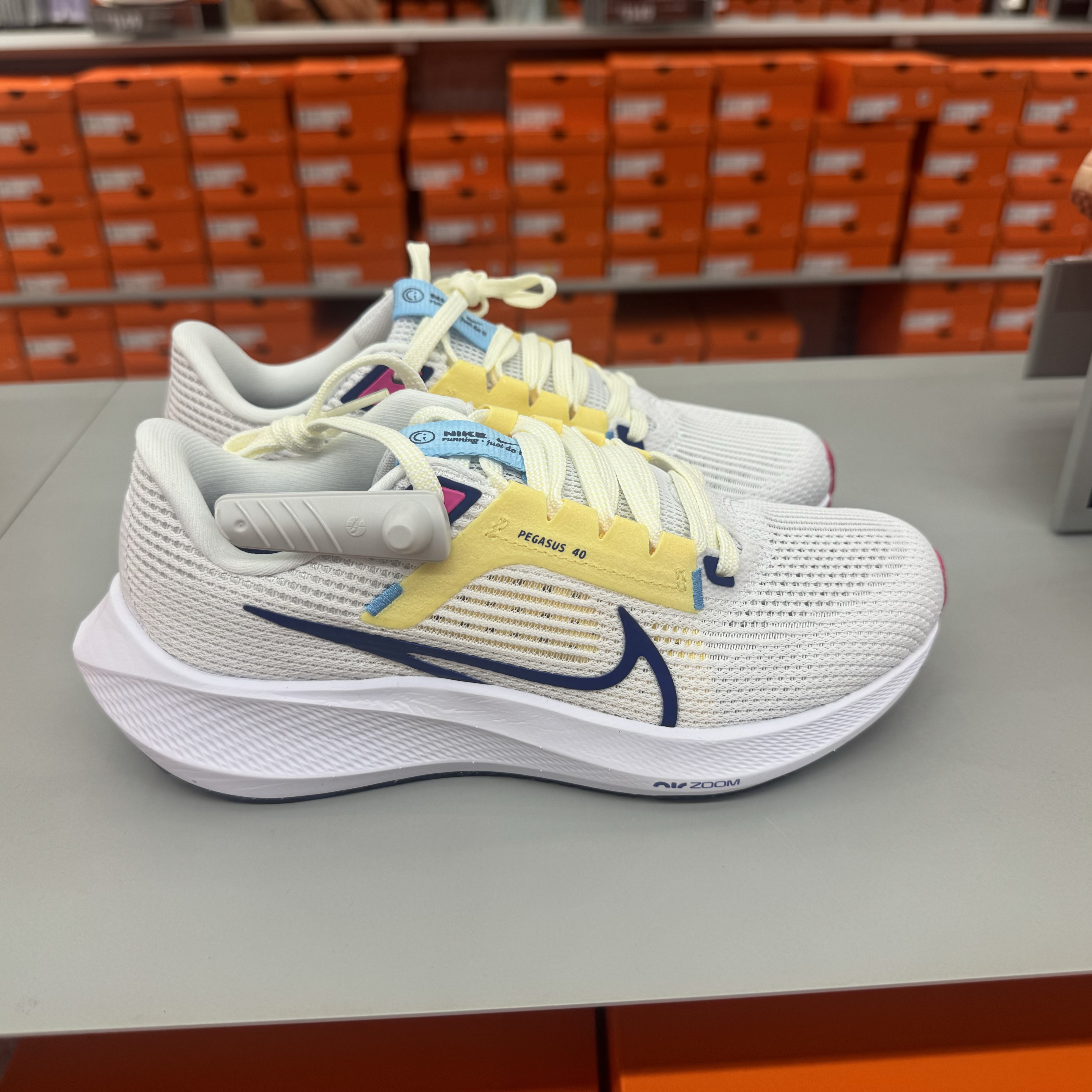 犇犇NikeAir Zoom Pegasus 40PRM女子跑步鞋DV3854-105