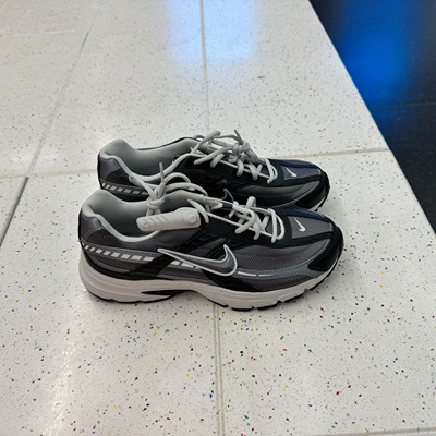 耐克男子跑步透气休闲