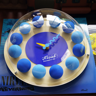 多巴胺毛绒球克莱因蓝球体泡泡钟儿童房钟表挂钟家用蓝色系家用