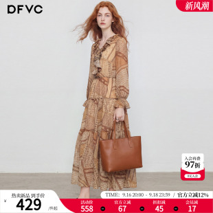 dfvc波西米亚度假风印花连衣裙女2026新款秋季长袖荷叶领显瘦长裙