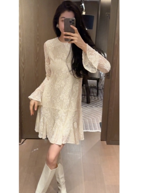 N.COU妮蔻26春新款优雅气质蕾丝刺绣修身显瘦打底内搭圆领连衣裙